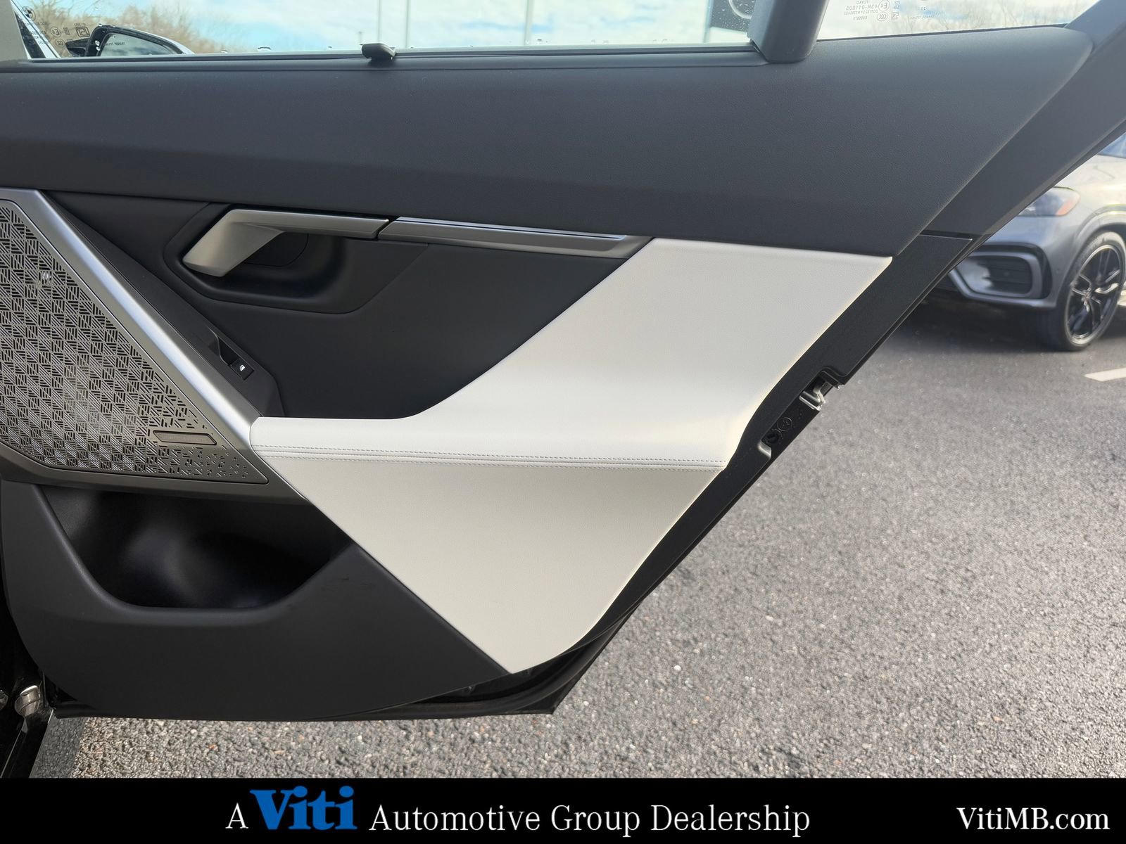 Used 2025 BMW i5 M60 w/ Executive Package image 26