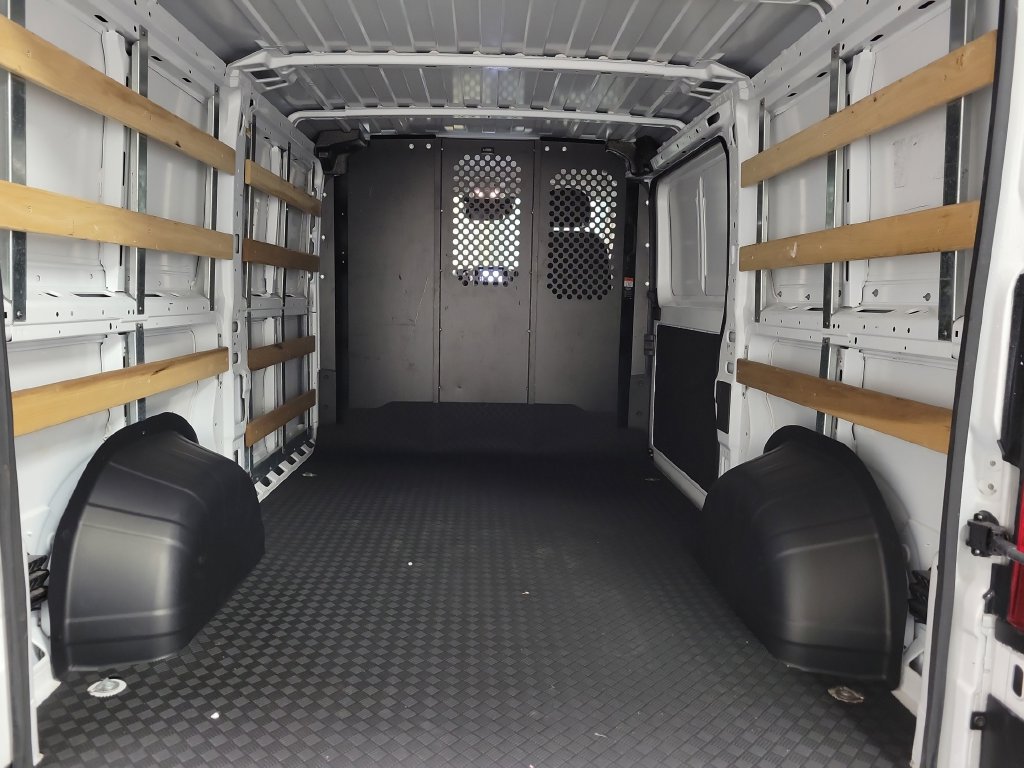 Used 2025 RAM ProMaster 2500 w/ U-Haul Equipment Group FWD image 32