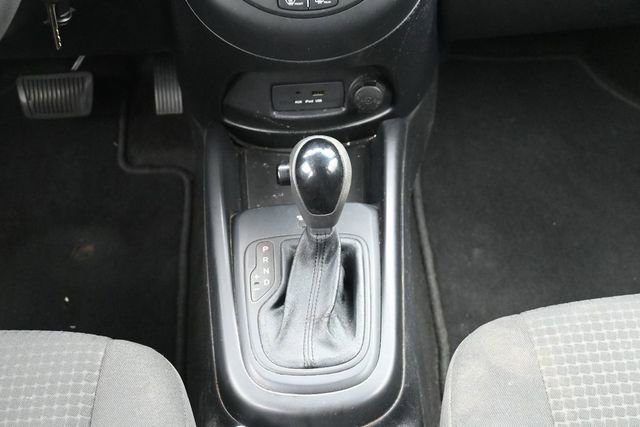 Used 2013 Kia Soul FWD image 21