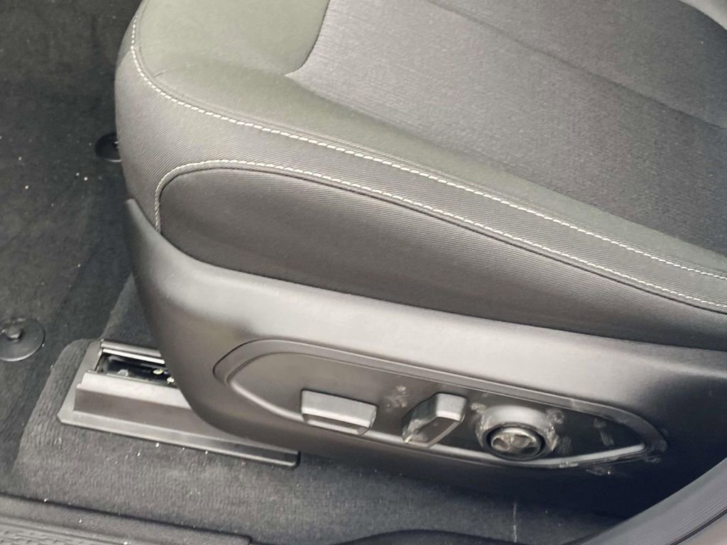 New 2025 Jeep Grand Cherokee Laredo w/ MOPAR Finishing Package image 40