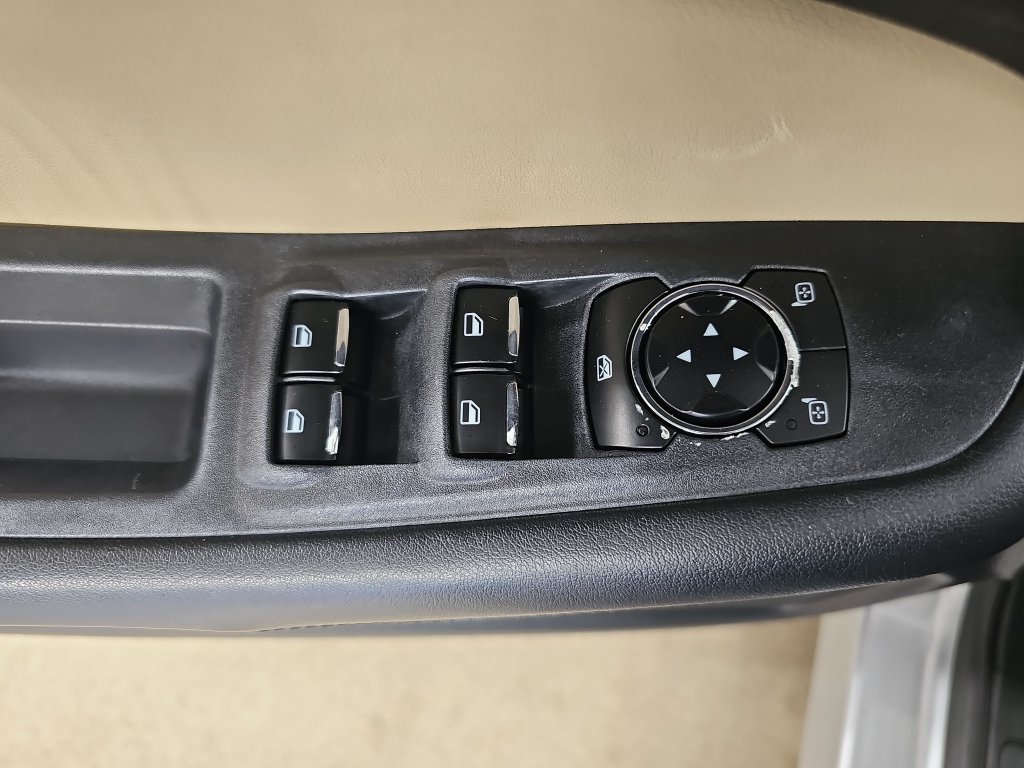 Used 2023 Ford Edge SEL AWD/4WD image 33
