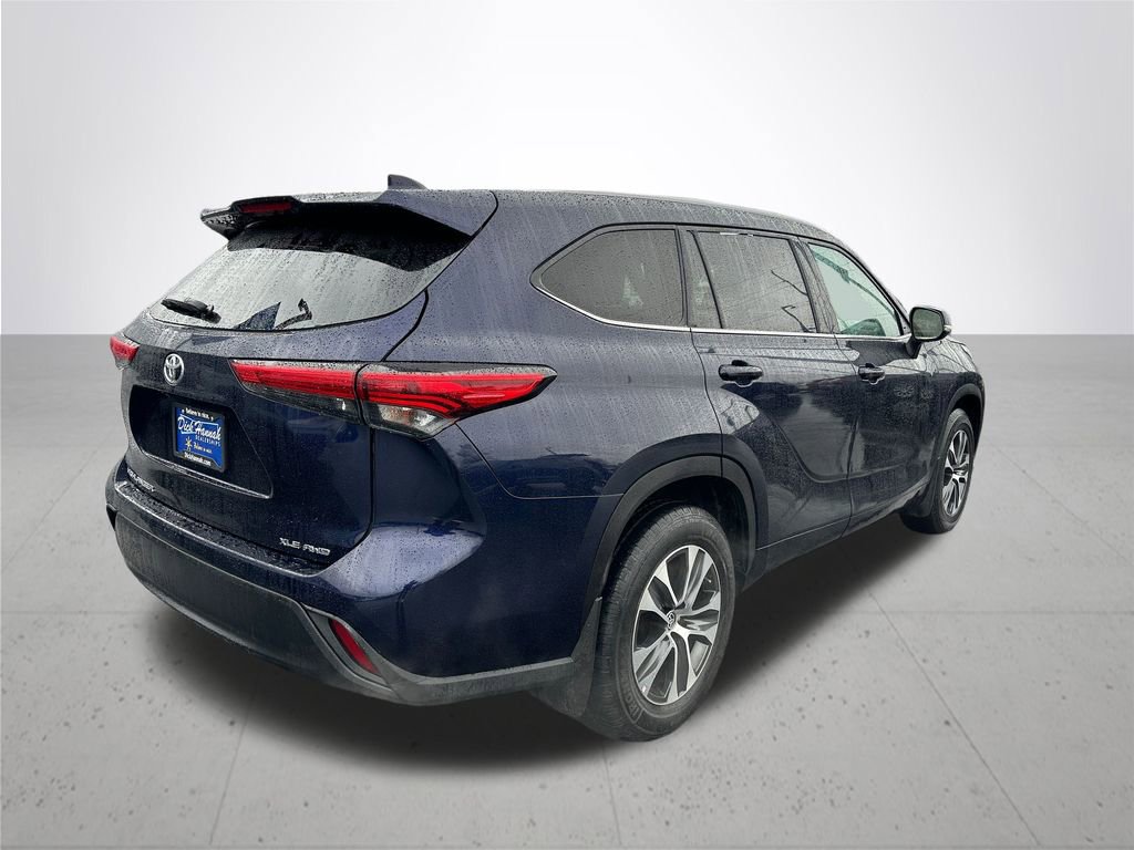 Used 2022 Toyota Highlander XLE image 7