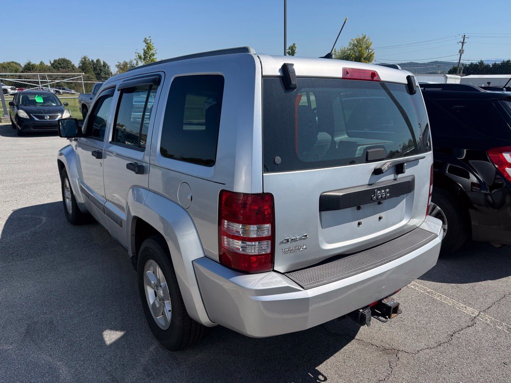 Used 2011 Jeep Liberty Sport AWD/4WD image 3