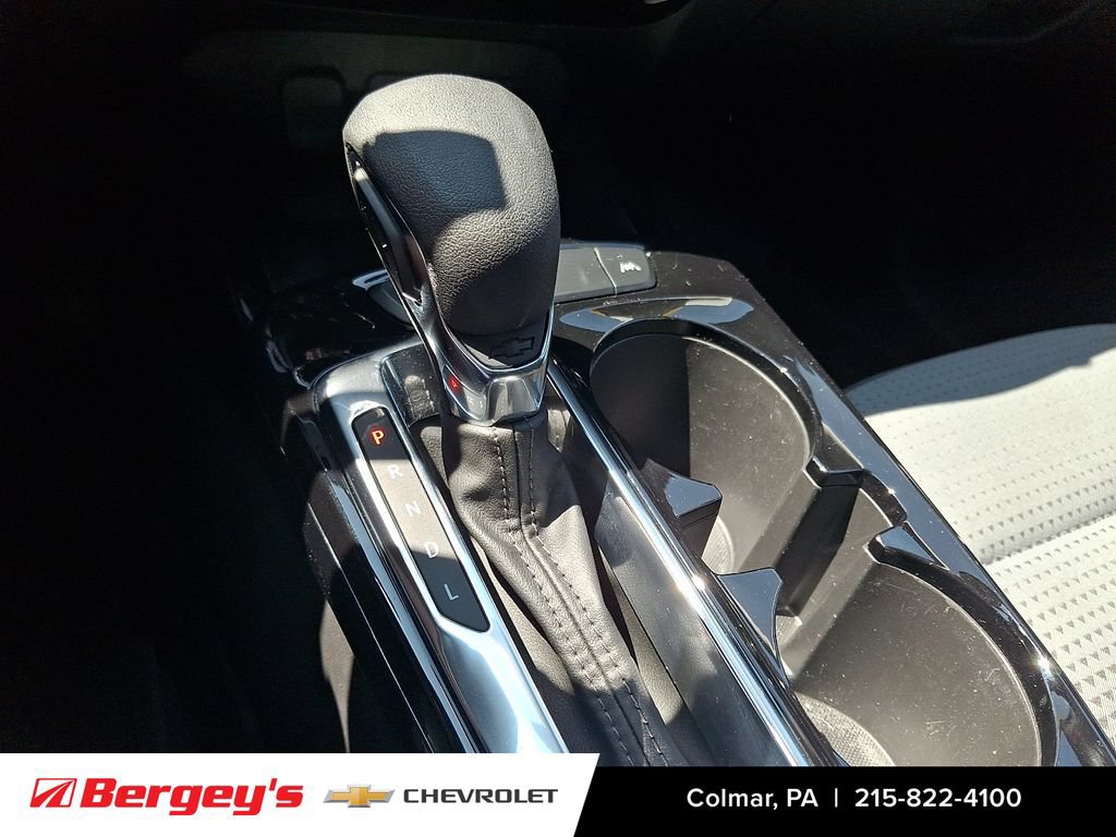 Certified 2024 Chevrolet Trax LT w/ Sunroof Package FWD image 17