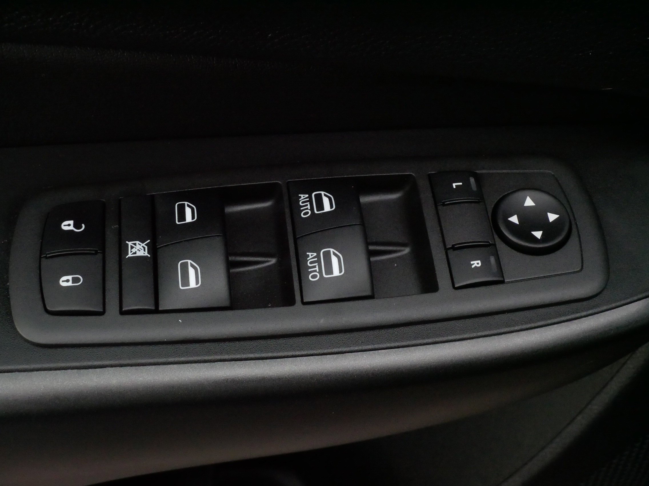 Used 2022 Jeep Cherokee Trailhawk w/ Technology Group B image 20