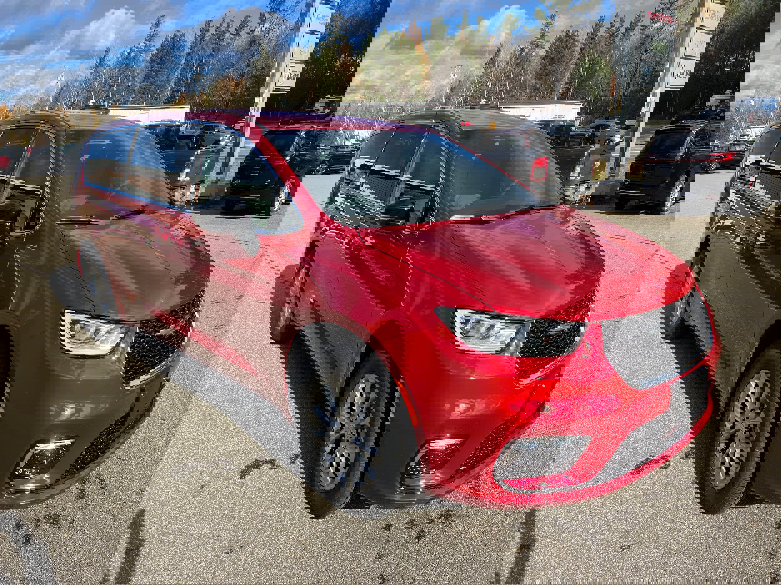 New 2026 Chrysler Pacifica Select image 3