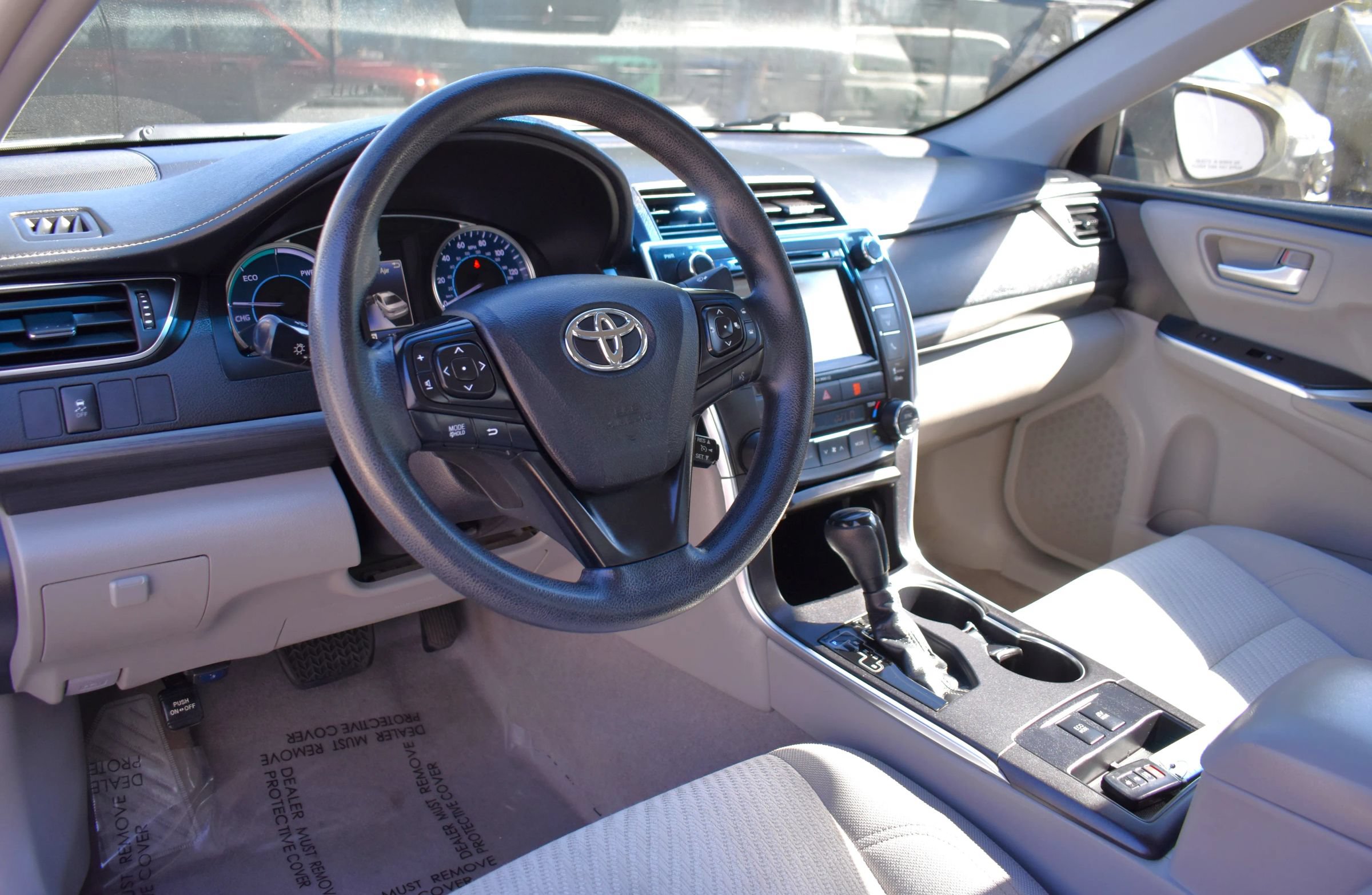 Used 2016 Toyota Camry LE FWD image 3