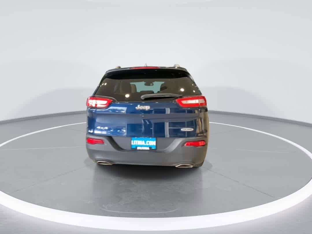Used 2018 Jeep Cherokee Latitude w/ Cold Weather Group AWD/4WD image 7
