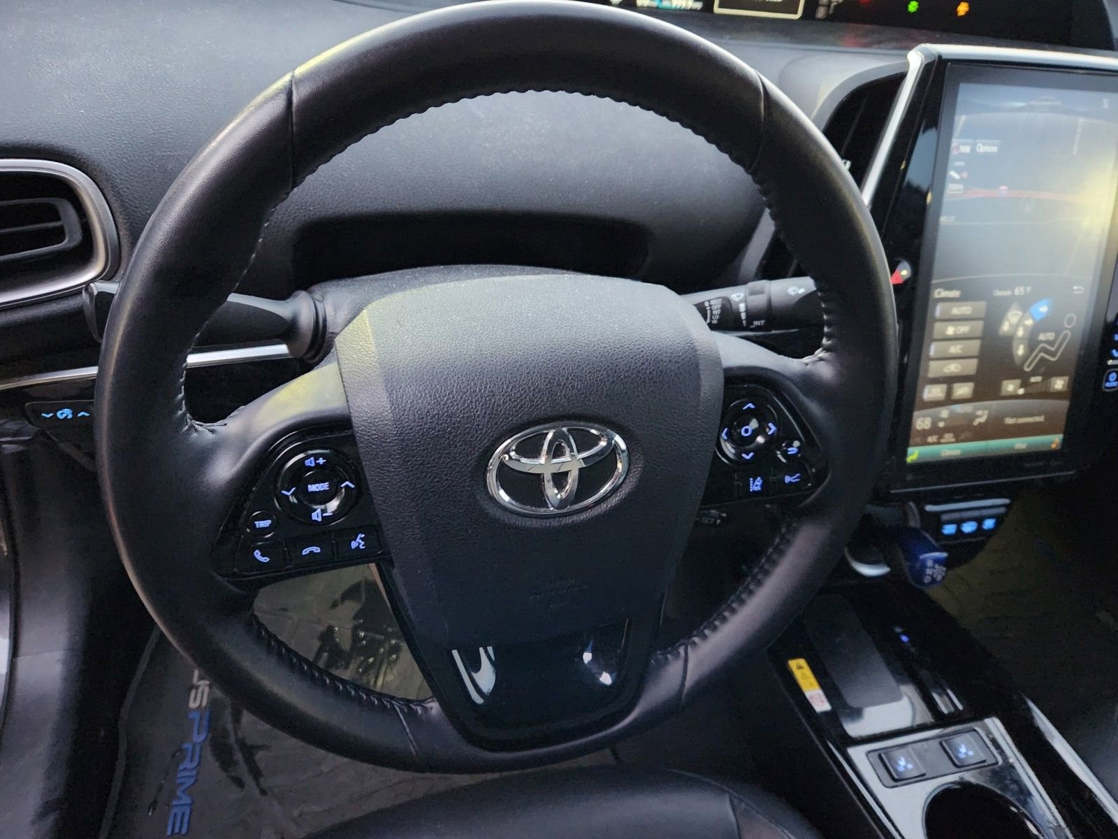 Used 2021 Toyota Prius Prime XLE image 11