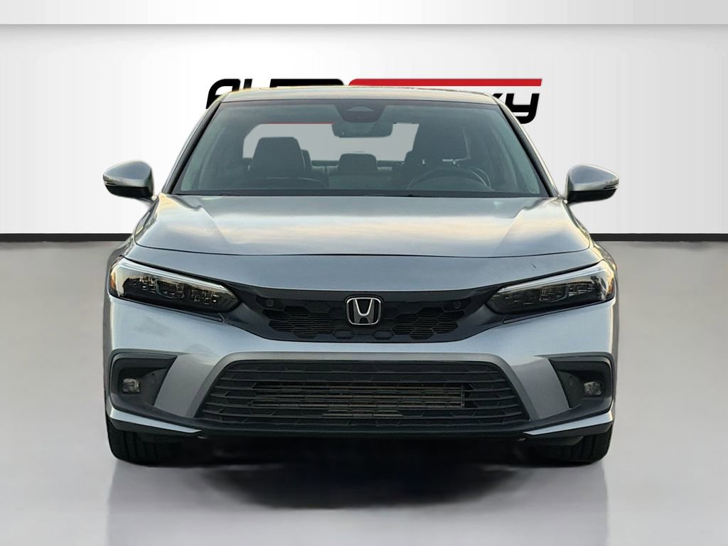 Used 2024 Honda Civic Touring image 2