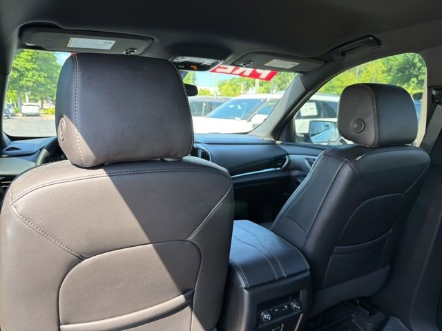 Used 2023 Chevrolet Traverse LT FWD image 27