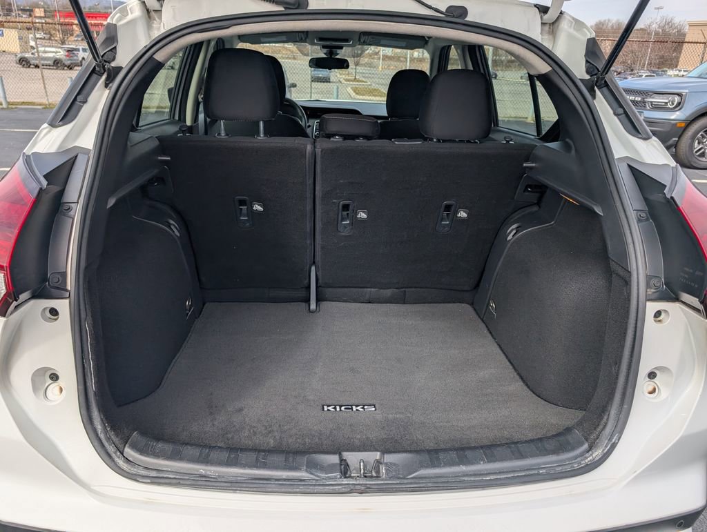 Used 2021 Nissan Kicks S image 9