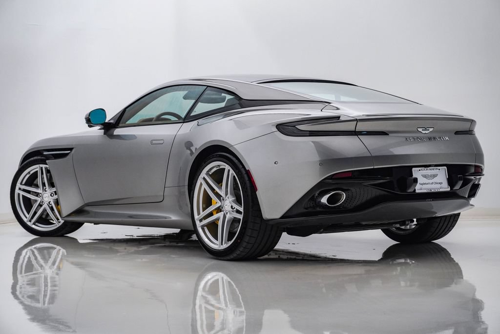 Used 2025 Aston Martin DB12 Coupe RWD image 8