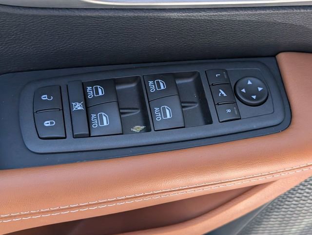 New 2026 Chrysler Pacifica Pinnacle image 11