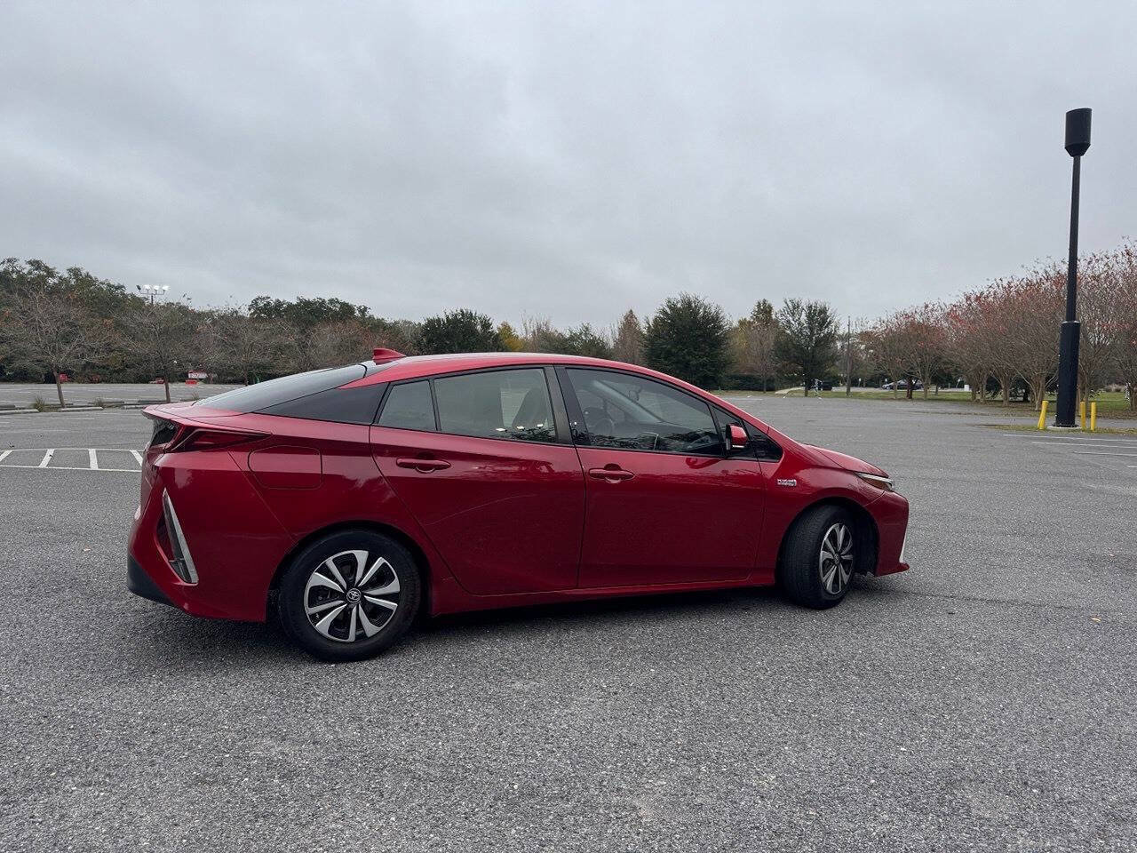 Used 2018 Toyota Prius Prime Premium image 4
