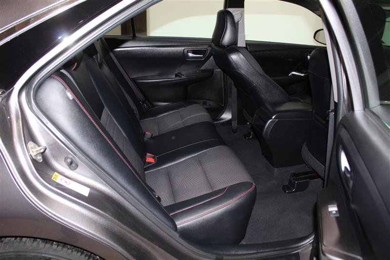 Used 2016 Toyota Camry SE FWD image 26