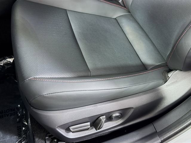 Used 2025 Toyota Prius Plug-In Hybrid image 15