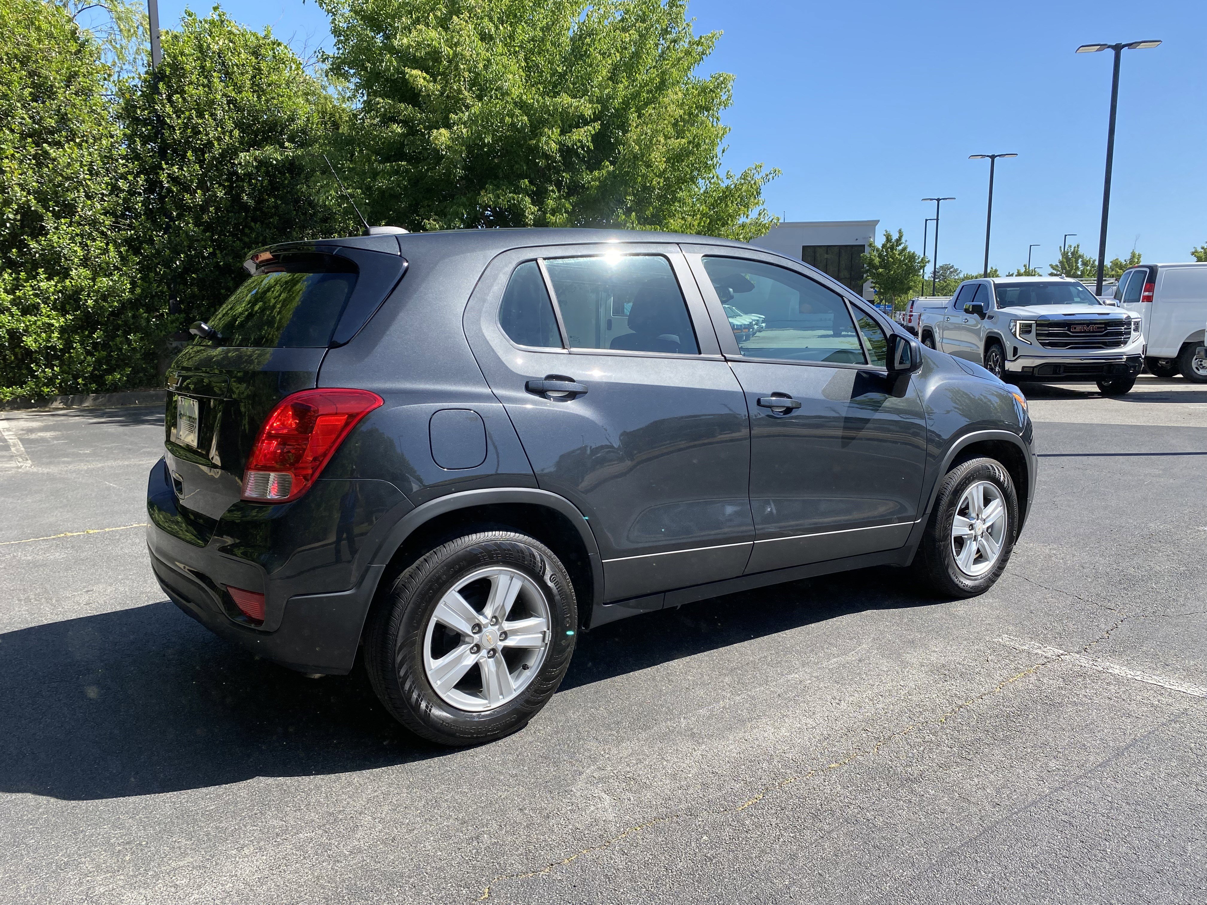 Used 2020 Chevrolet Trax LS FWD image 9
