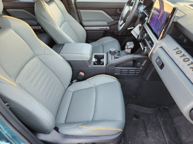 New 2026 Toyota 4Runner Trailhunter AWD/4WD image 13