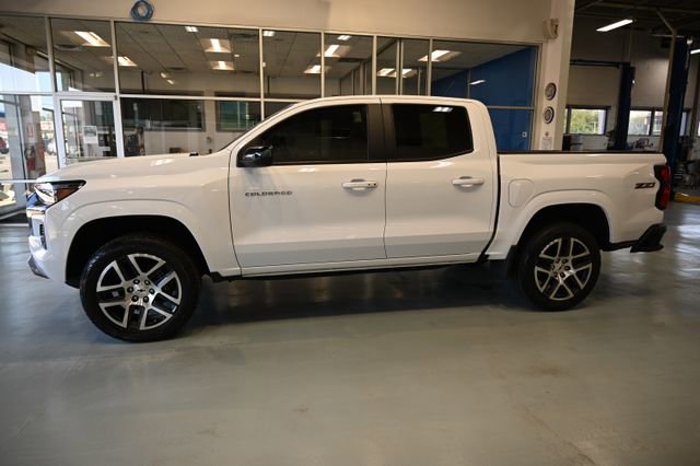 Used 2023 Chevrolet Colorado Z71 w/ Z71 Convenience Package 2 AWD/4WD image 9