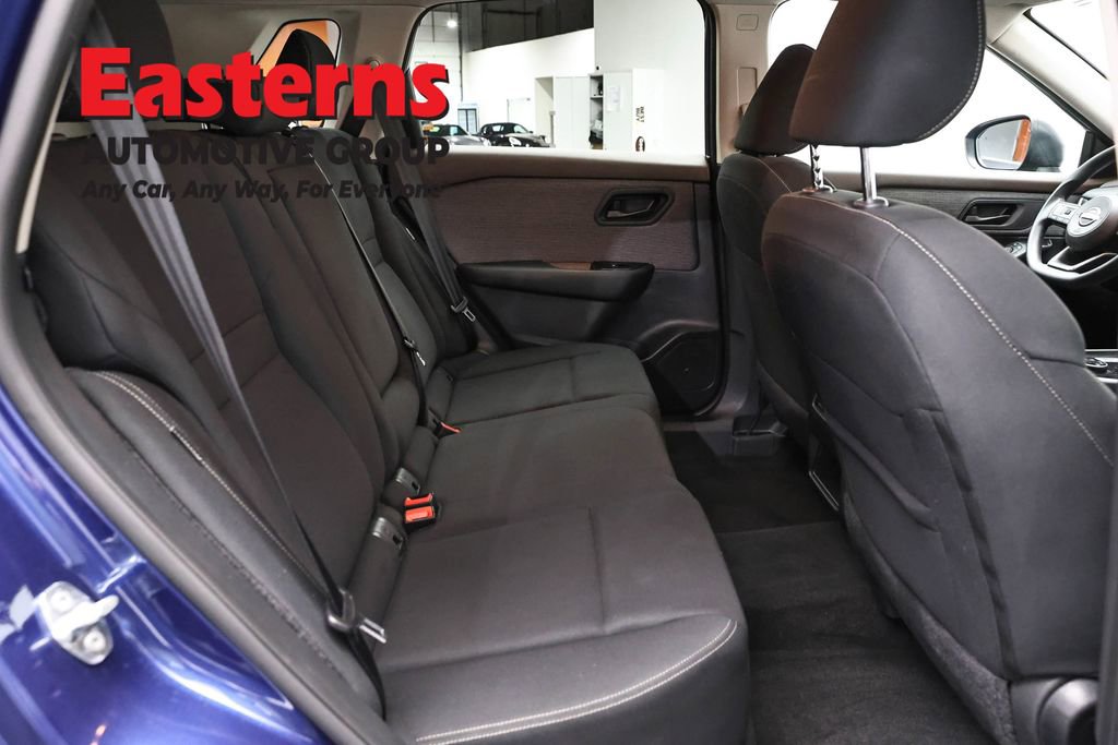 Used 2023 Nissan Rogue S AWD/4WD image 24