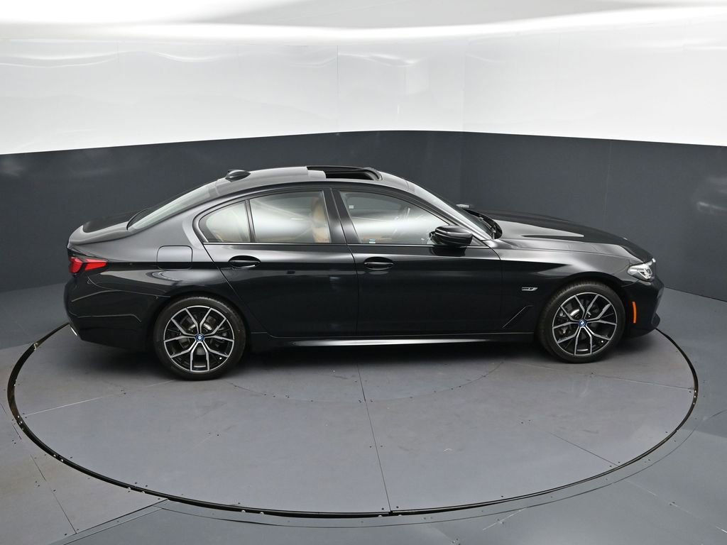 Certified 2023 BMW 530e w/ M Sport Package image 35