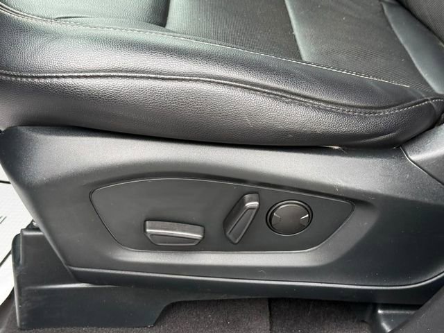 Used 2024 Ford Explorer Limited w/ Equipment Group 301A AWD/4WD image 18