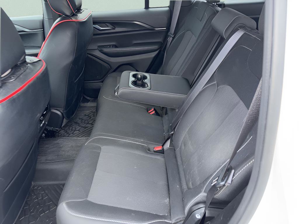 Used 2024 Jeep Grand Cherokee Laredo X w/ Luxury Tech Group I image 34