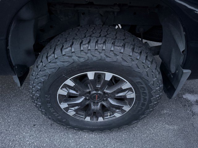 Used 2017 Nissan Titan SV image 25