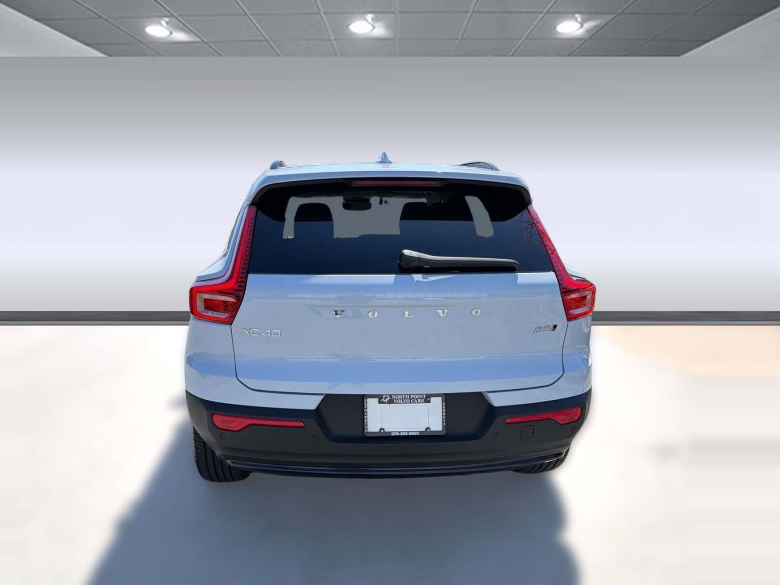 Used 2024 Volvo XC40 B5 Plus w/ Protection Package Premier image 10