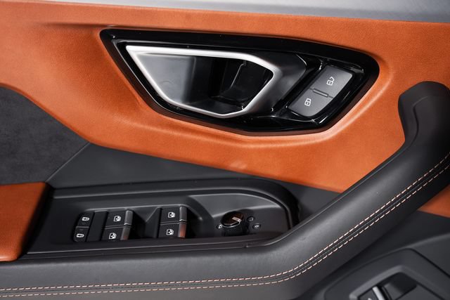 Used 2022 Lamborghini Urus AWD/4WD image 66