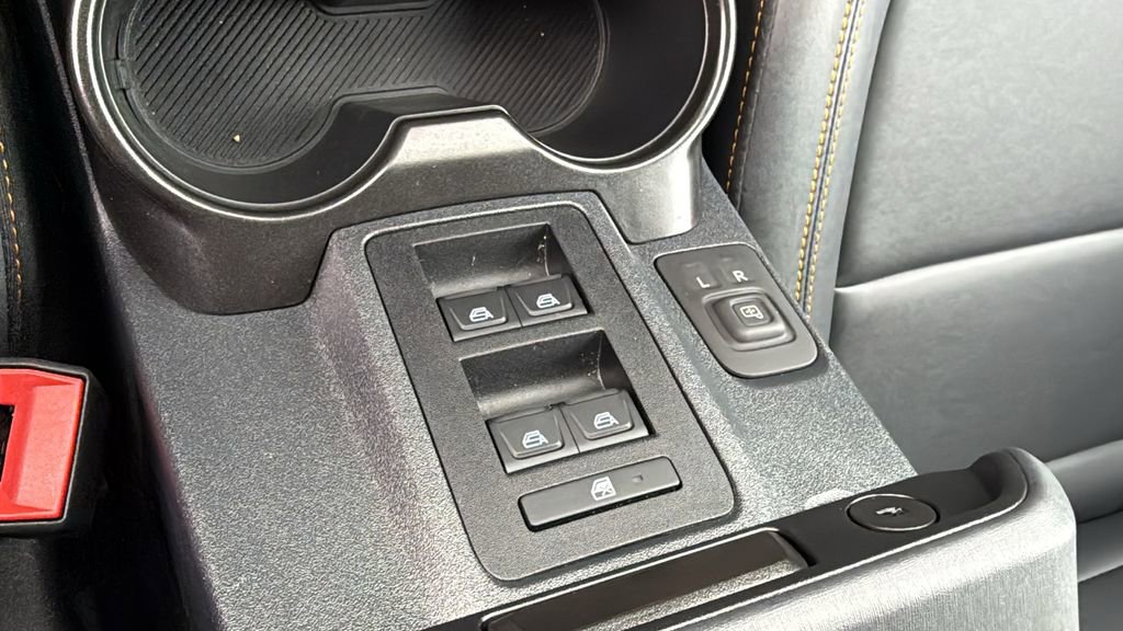 Used 2022 Ford Bronco Badlands image 19