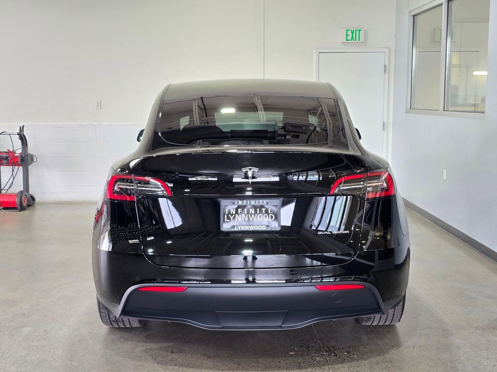 Used 2022 Tesla Model Y Long Range AWD/4WD image 5