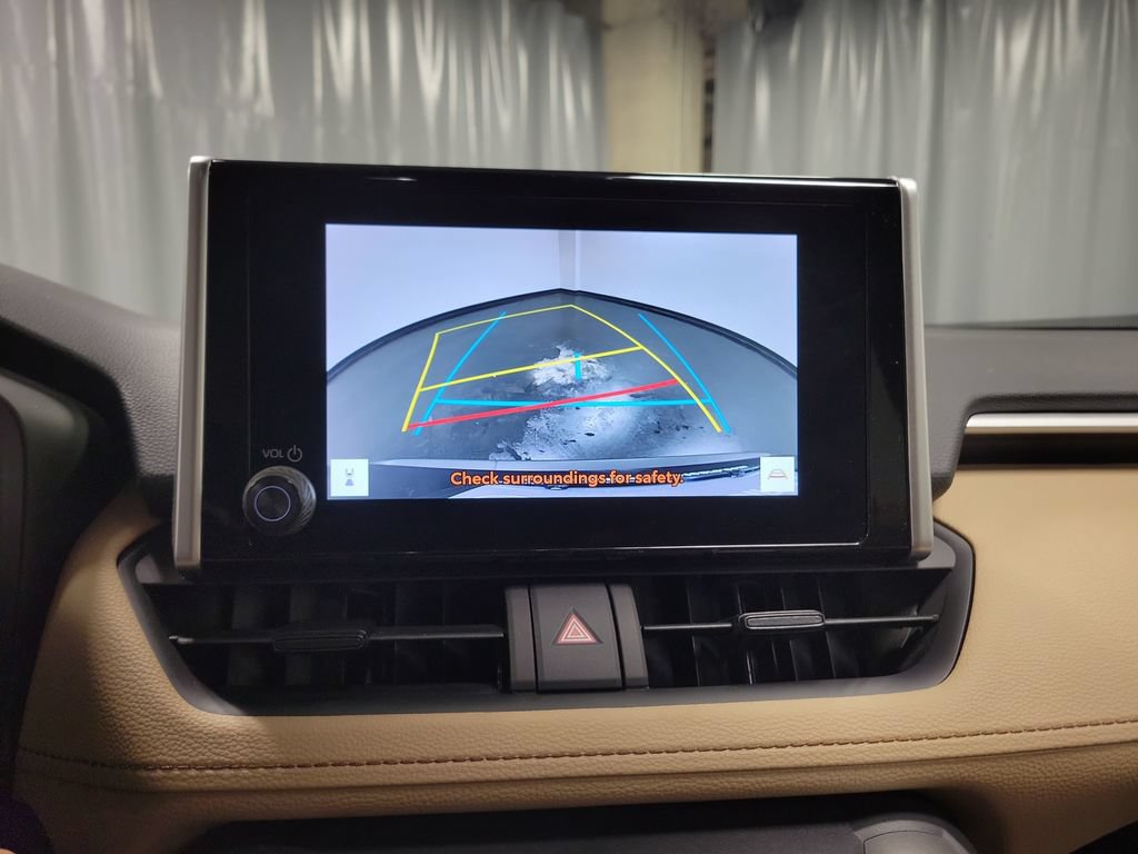 Used 2025 Toyota RAV4 XLE FWD image 17