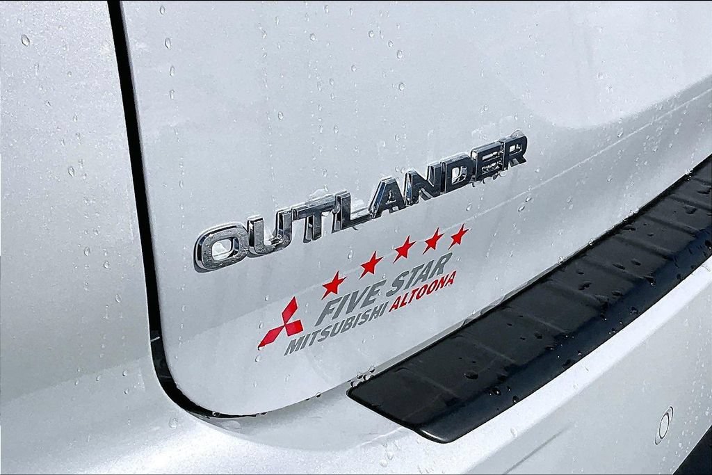 New 2026 Mitsubishi Outlander AWD image 11