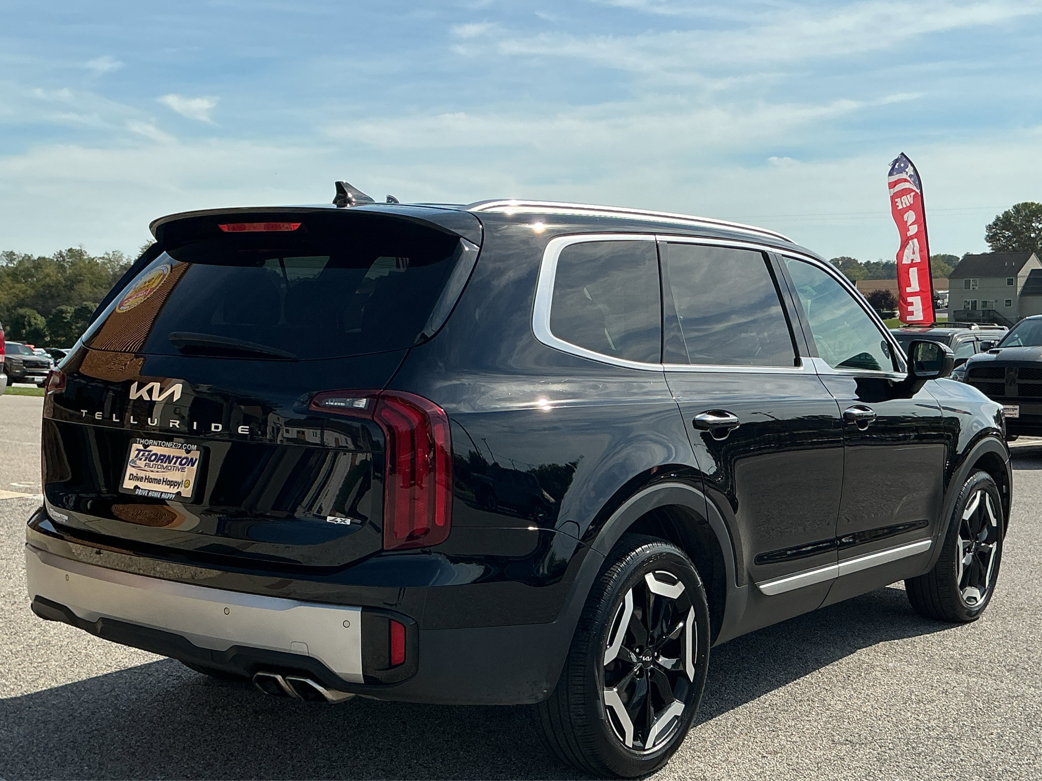 Used 2024 Kia Telluride S AWD/4WD image 2