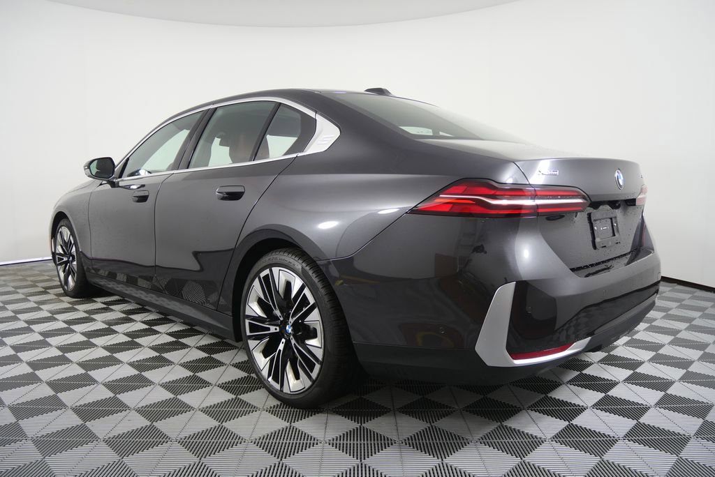 Certified 2025 BMW 540i xDrive image 5