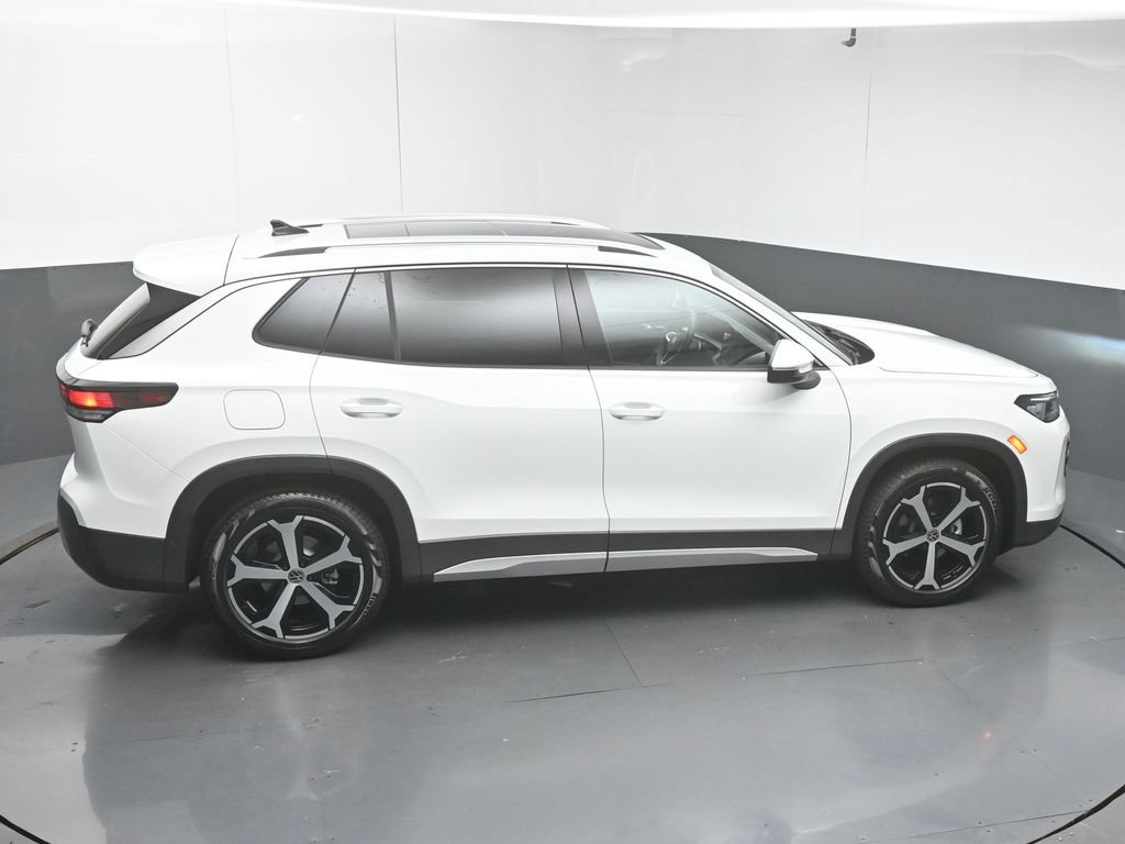 New 2026 Volkswagen Tiguan SE FWD image 49