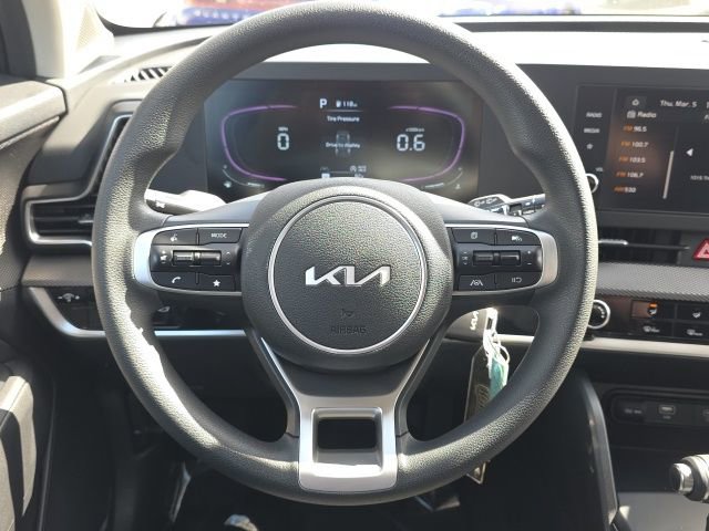 Used 2025 Kia Sportage LX image 9