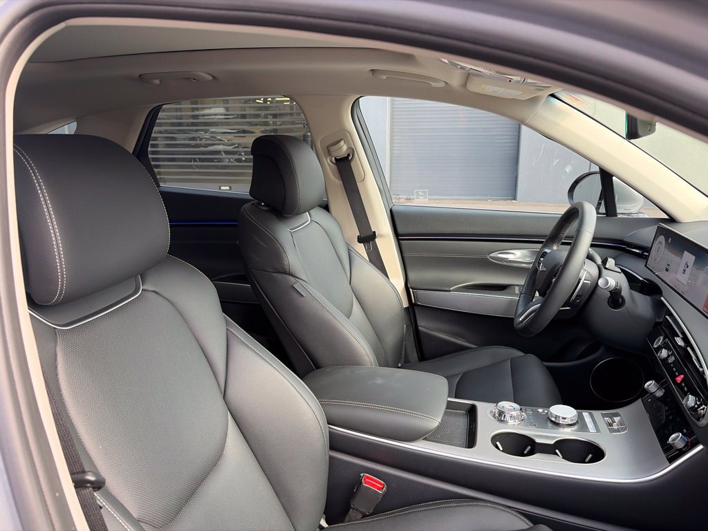 Certified 2026 Genesis GV70 2.5T Select AWD/4WD image 9