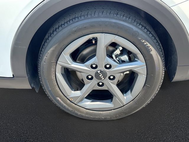 Used 2025 Kia K4 FWD image 29