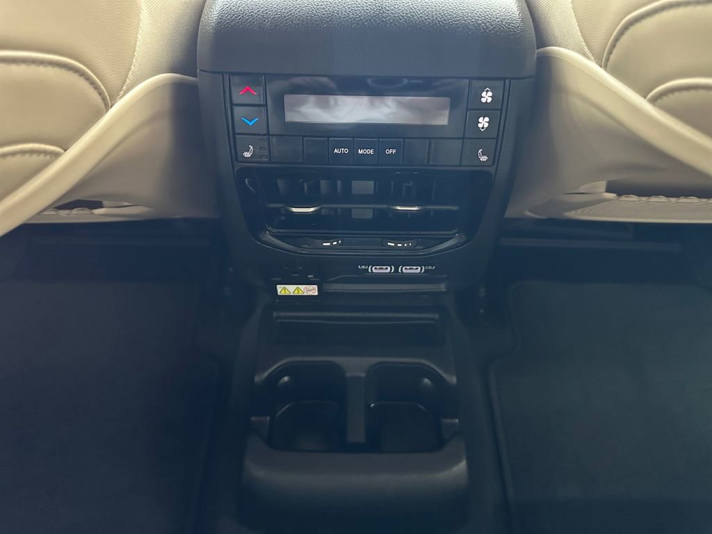 Used 2021 Jeep Grand Cherokee L Limited w/ Luxury Tech Group II image 41