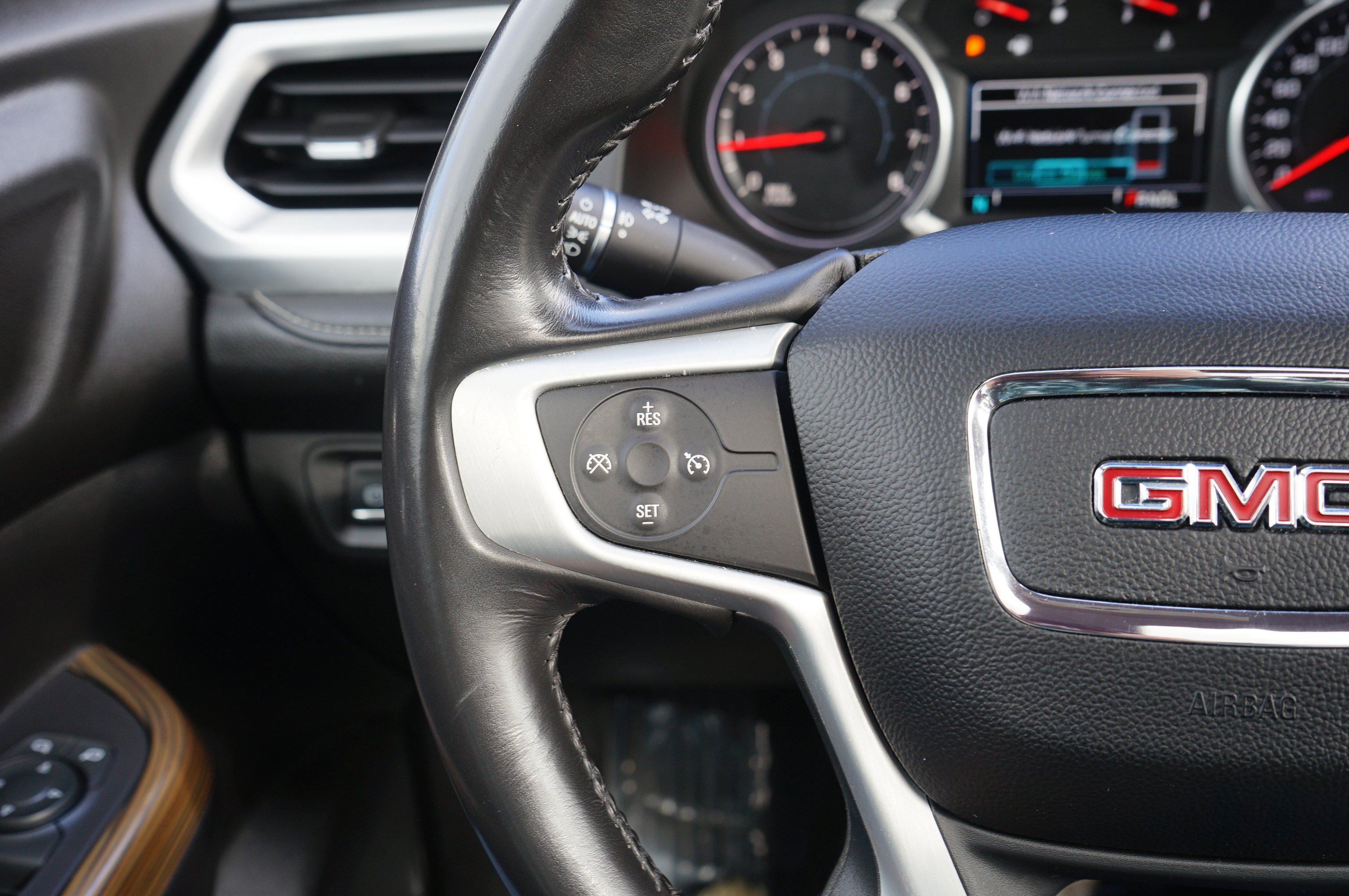 Used 2019 GMC Acadia SLE w/ GMC Pro Grade Package AWD/4WD image 23