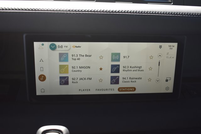 Used 2024 Land Rover Defender 110 X-Dynamic SE image 25