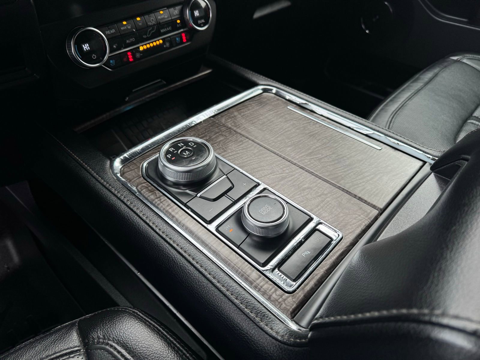 Used 2020 Ford Expedition Limited image 29