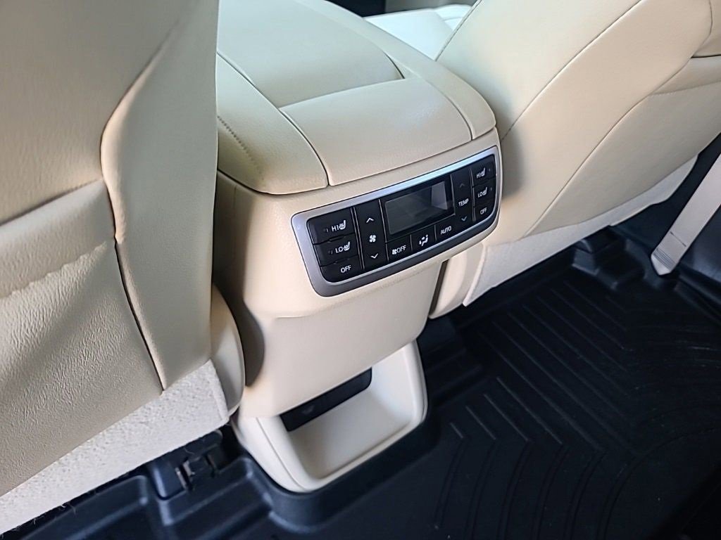 Used 2019 Toyota Highlander Limited Platinum image 19