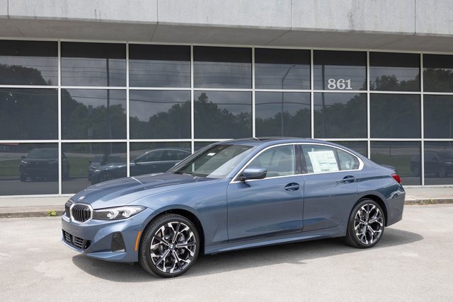 New 2025 BMW 330i xDrive Sedan w/ Premium Package image 4