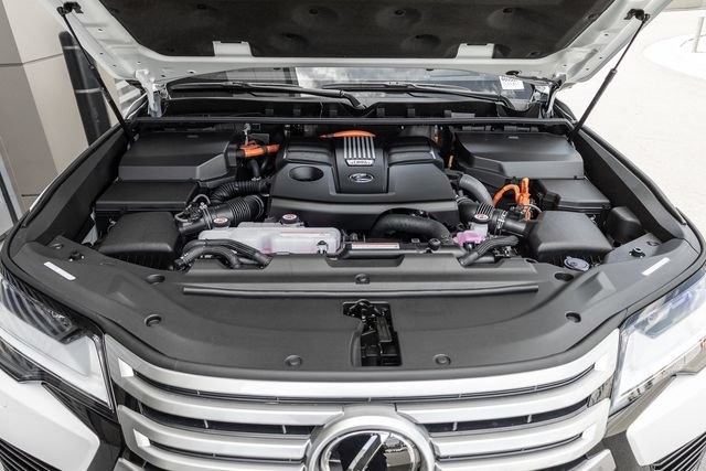 New 2026 Lexus LX 700h Luxury AWD/4WD image 11