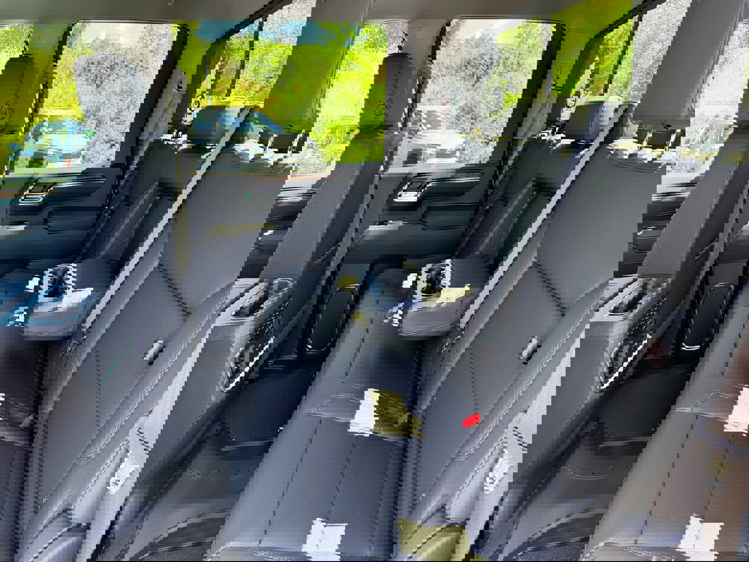 New 2026 GMC Sierra 2500 SLT w/ SLT Premium Package image 9