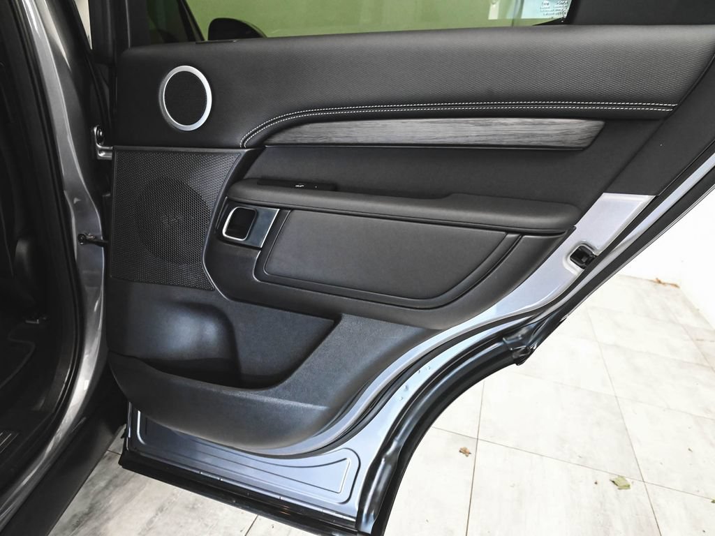 Used 2022 Land Rover Discovery S R-Dynamic AWD/4WD image 13